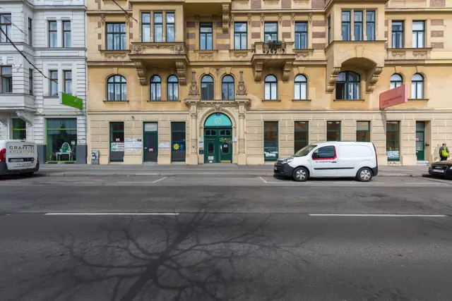 2 Bedroom | Naschmarkt | Garden view | Middle Floor — accommodation at Cityswap Austria GmbH, Vienna — photo 8 of 10