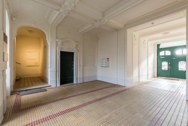 2 Bedroom | Naschmarkt | Garden view | Middle Floor — accommodation at Cityswap Austria GmbH, Vienna — photo 9 of 10