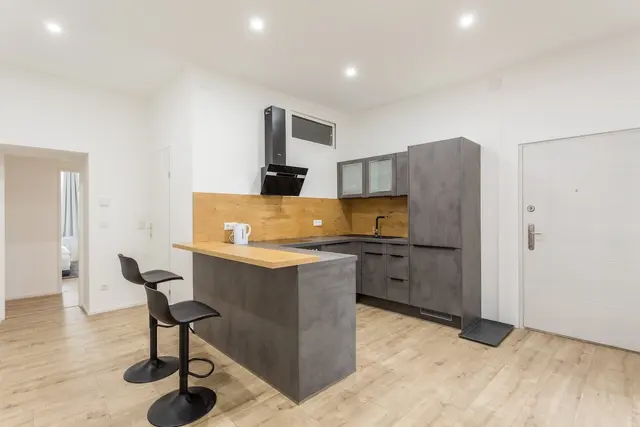 2 Bedroom | University | Large terrace — accommodation at Cityswap Austria GmbH, Vienna — photo 3 of 19