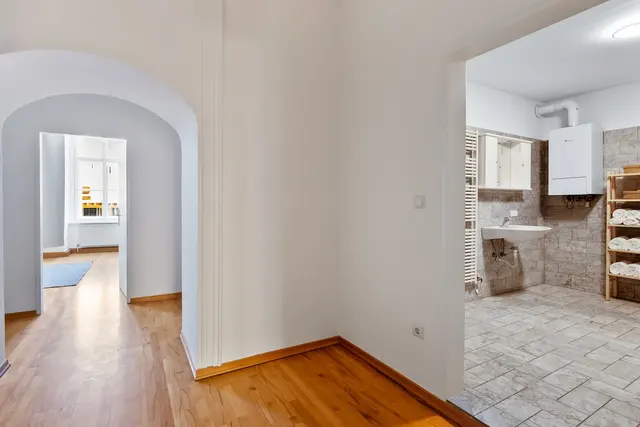 3 Bedroom | Vienna Center | Middle Floor — accommodation at Cityswap Austria GmbH, Vienna — photo 4 of 19