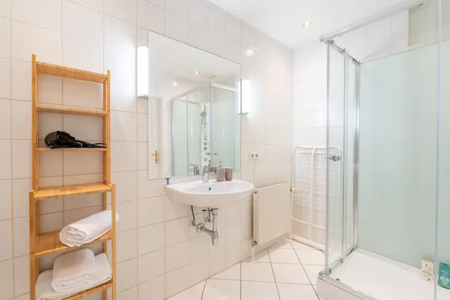 1 Bedroom | Old Town | City view | Middle Floor — accommodation at Cityswap Austria GmbH, Vienna — photo 10 of 10