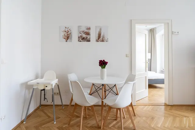 1 Bedroom | Old Town | City view | Middle Floor — accommodation at Cityswap Austria GmbH, Vienna — photo 3 of 10