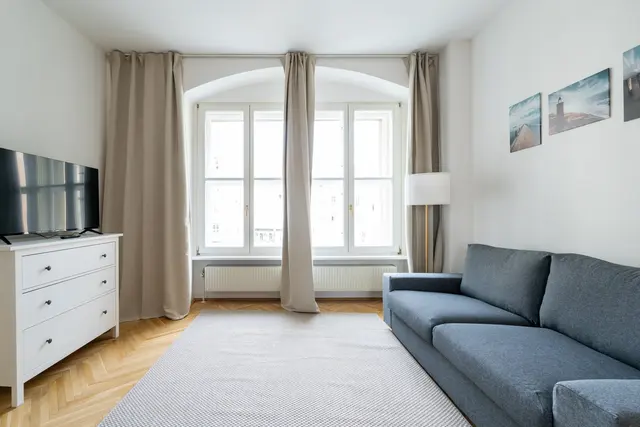 1 Bedroom | Old Town | City view | Middle Floor — accommodation at Cityswap Austria GmbH, Vienna — photo 5 of 10