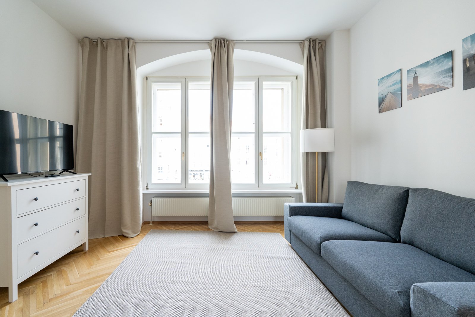 1 Bedroom | Old Town | City view | Middle Floor — accommodation at Cityswap Austria GmbH, Vienna — photo 5 of 10