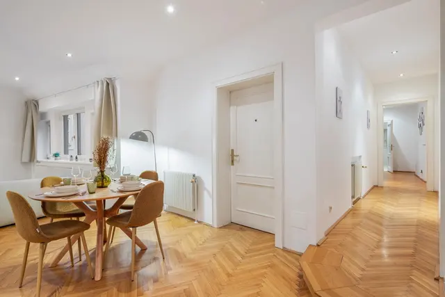 1 Bedroom | Old Town | Garden view | Top 7 — accommodation at Cityswap Austria GmbH, Vienna — photo 13 of 13