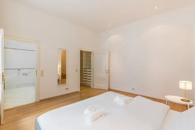 1 Bedroom | Old Town | Garden view | Top 5 — accommodation at Cityswap Austria GmbH, Vienna — photo 3 of 9