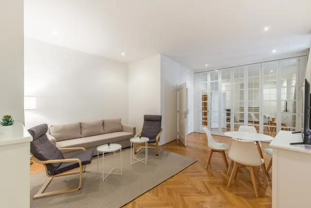 1 Bedroom | Old Town | Garden view | Top 5 — accommodation at Cityswap Austria GmbH, Vienna — photo 7 of 9