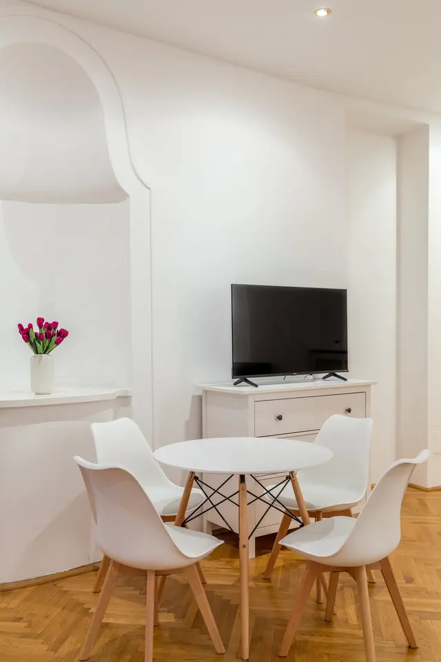 1 Bedroom | Old Town | Garden view | Top 5 — accommodation at Cityswap Austria GmbH, Vienna — photo 9 of 9