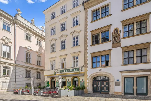 1 Bedroom | Old Town | City view | High Floor — accommodation at Cityswap Austria GmbH, Vienna — photo 10 of 14