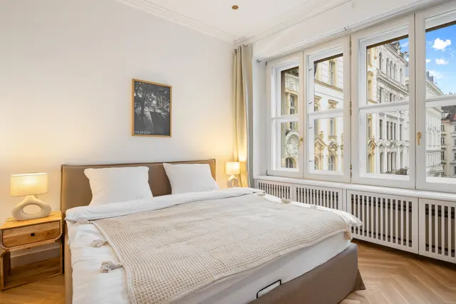 1 Bedroom | Old Town | City view | High Floor — accommodation at Cityswap Austria GmbH, Vienna — photo 11 of 14