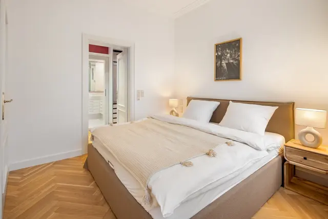 1 Bedroom | Old Town | City view | High Floor — accommodation at Cityswap Austria GmbH, Vienna — photo 14 of 14
