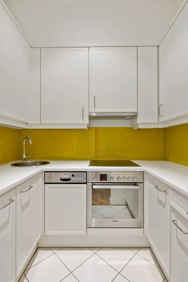 1 Bedroom | Old Town | City view | High Floor — accommodation at Cityswap Austria GmbH, Vienna — photo 5 of 14