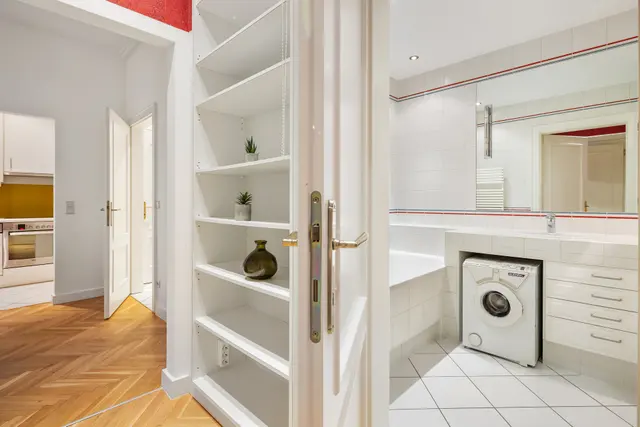 1 Bedroom | Old Town | City view | High Floor — accommodation at Cityswap Austria GmbH, Vienna — photo 7 of 14