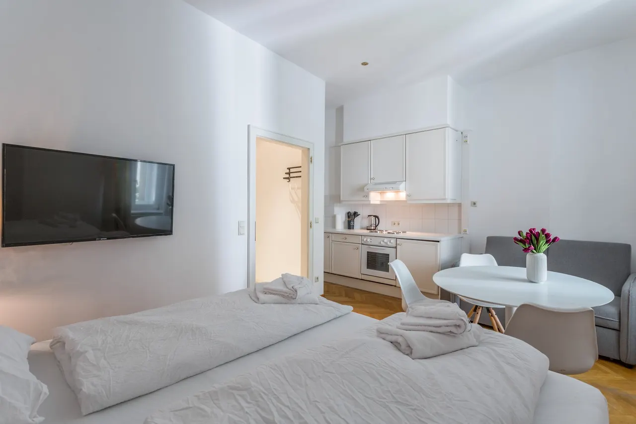 1 Bedroom | Old Town | Garden view | Top 3 – Cityswap Austria GmbH Vienna