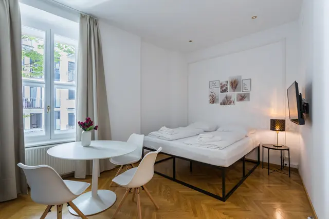 1 Bedroom | Old Town | Garden view | Top 3 — accommodation at Cityswap Austria GmbH, Vienna — photo 5 of 18