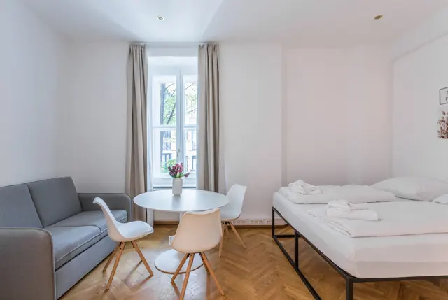 1 Bedroom | Old Town | Garden view | Top 3 — accommodation at Cityswap Austria GmbH, Vienna — photo 9 of 18