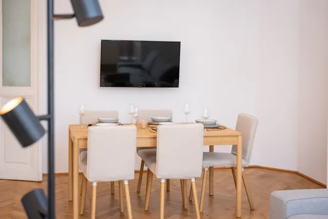 2 Bedroom | Naschmarkt | Middle Floor — accommodation at Cityswap Austria GmbH, Vienna — photo 20 of 23