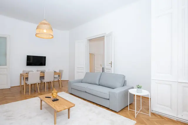 2 Bedroom | Naschmarkt | Middle Floor — accommodation at Cityswap Austria GmbH, Vienna — photo 7 of 23