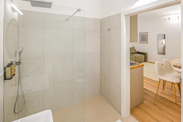 Studio | Naschmarkt | Air conditioning | Apt 38 — accommodation at Cityswap Austria GmbH, Vienna — photo 9 of 13