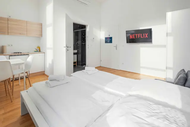 Studio | Naschmarkt | City view | Apt 3 — accommodation at Cityswap Austria GmbH, Vienna — photo 4 of 15