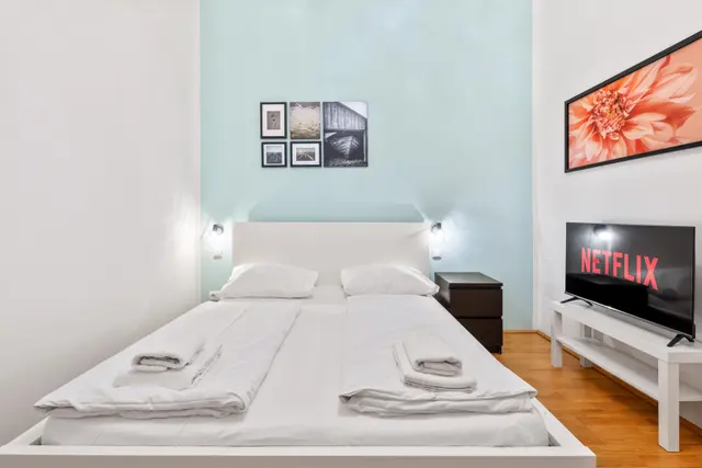 Studio | Naschmarkt | City view | Apt 4 — accommodation at Cityswap Austria GmbH, Vienna — photo 11 of 21