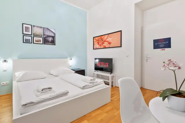 Studio | Naschmarkt | City view | Apt 4 — accommodation at Cityswap Austria GmbH, Vienna — photo 15 of 21