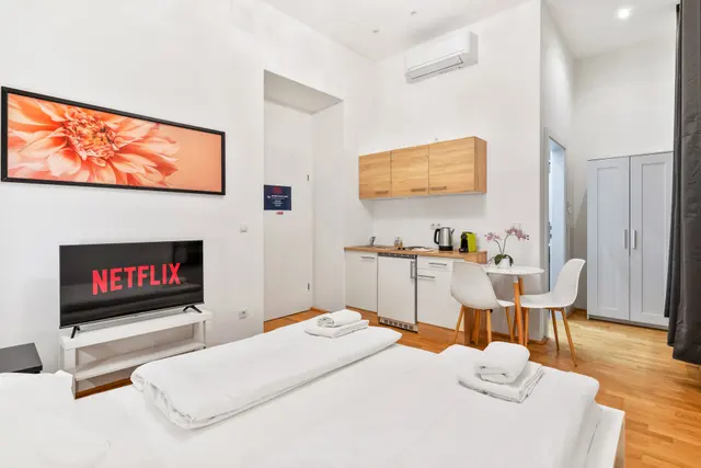 Studio | Naschmarkt | City view | Apt 4 — accommodation at Cityswap Austria GmbH, Vienna — photo 17 of 21