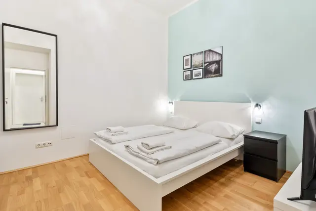 Studio | Naschmarkt | City view | Apt 4 — accommodation at Cityswap Austria GmbH, Vienna — photo 2 of 21