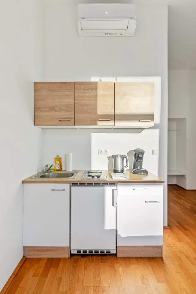 Studio | Naschmarkt | City view | Apt 5 — accommodation at Cityswap Austria GmbH, Vienna — photo 14 of 21