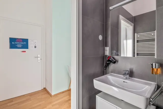 Studio | Naschmarkt | City view | Apt 5 — accommodation at Cityswap Austria GmbH, Vienna — photo 16 of 21