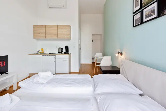 Studio | Naschmarkt | City view | Apt 5 — accommodation at Cityswap Austria GmbH, Vienna — photo 6 of 21