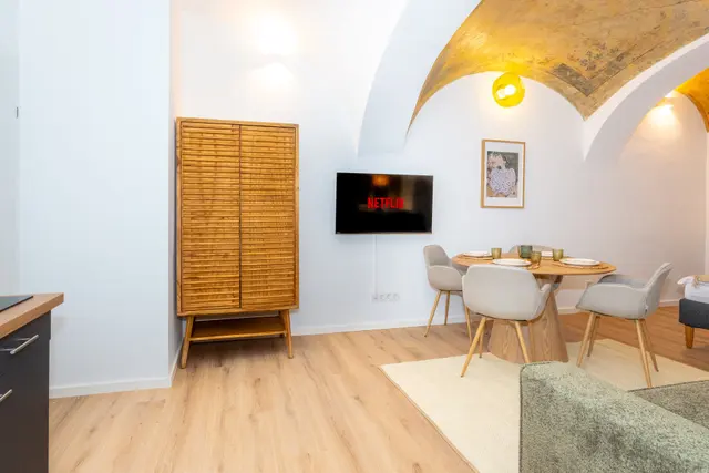 Studio | Naschmarkt | Courtyard view — accommodation at Cityswap Austria GmbH, Vienna — photo 4 of 10