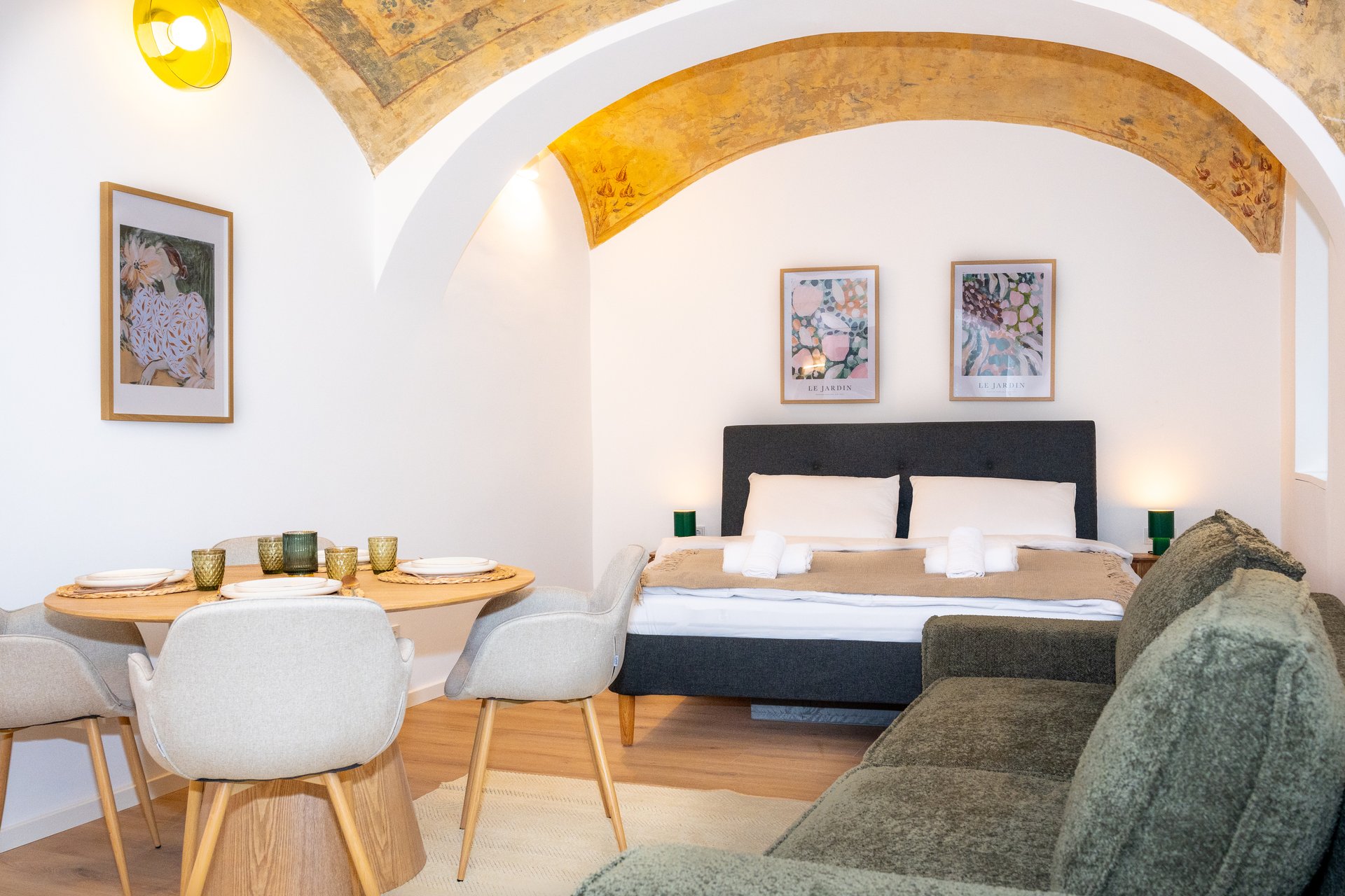 Studio | Naschmarkt | Courtyard view — accommodation at Cityswap Austria GmbH, Vienna — photo 5 of 10