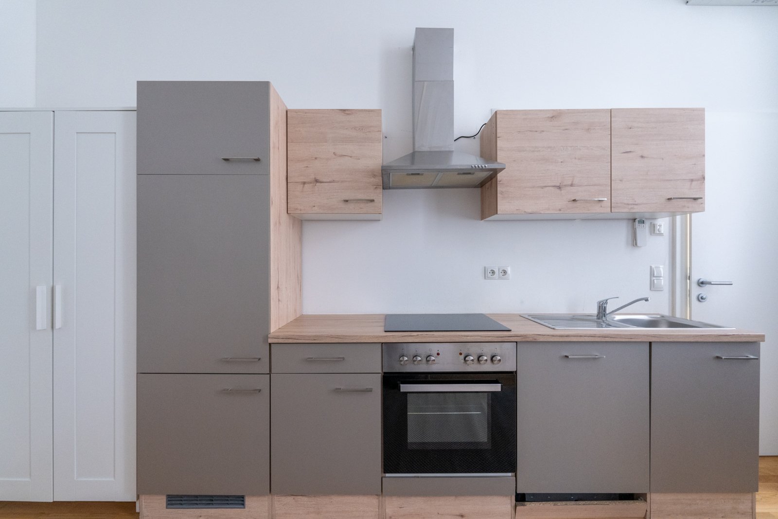 Studio | Naschmarkt | Gartenblick — Cityswap Austria GmbH, Vienna (6/17)