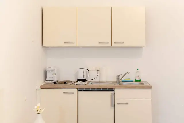 Studio | Old Town | Air conditioning — accommodation at Cityswap Austria GmbH, Vienna — photo 4 of 11