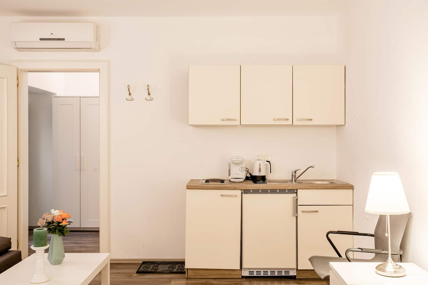 Studio | Old Town | Garden view — accommodation at Cityswap Austria GmbH, Vienna — photo 10 of 17