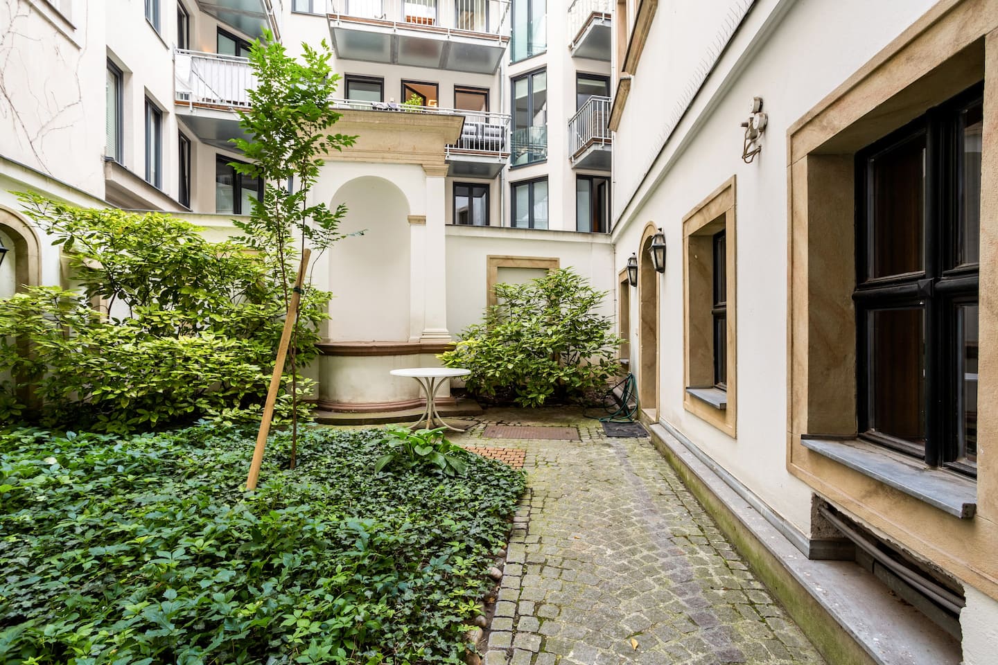 Studio | Old Town | Garden view — accommodation at Cityswap Austria GmbH, Vienna — photo 11 of 17