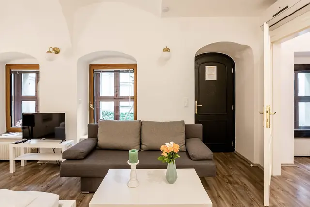 Studio | Old Town | Garden view — accommodation at Cityswap Austria GmbH, Vienna — photo 9 of 17