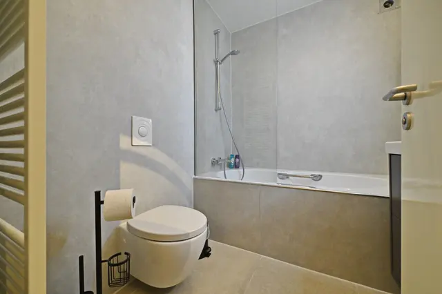 3 Bedroom  Apartment | City view | Free parking | Terrace — apartment at  Cityswap Germany GmbH, Berlin — photo 18 of 38