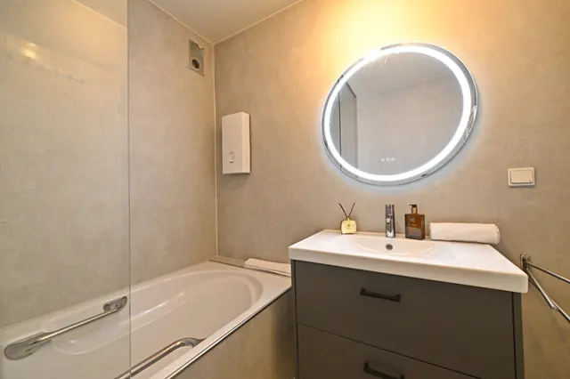 3 Bedroom  Apartment | City view | Free parking | Terrace — apartment at  Cityswap Germany GmbH, Berlin — photo 19 of 38