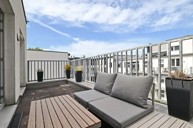 3 Bedroom  Apartment | City view | Free parking | Terrace — apartment at  Cityswap Germany GmbH, Berlin — photo 25 of 38