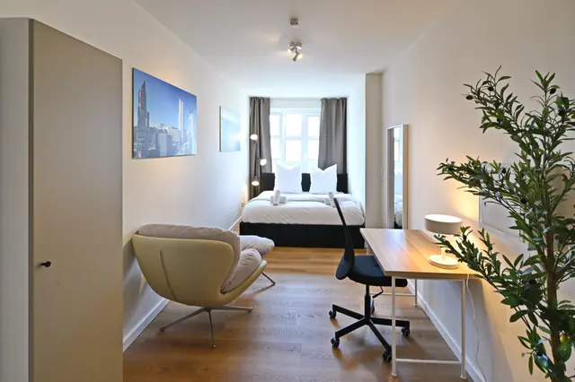 3 Bedroom  Apartment | City view | Free parking | Terrace — apartment at  Cityswap Germany GmbH, Berlin — photo 3 of 38