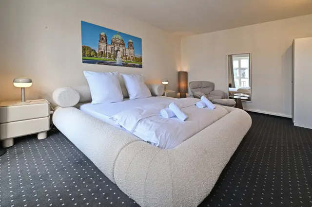 3 Bedroom  Apartment | City view | Free parking | Terrace — apartment at  Cityswap Germany GmbH, Berlin — photo 6 of 38