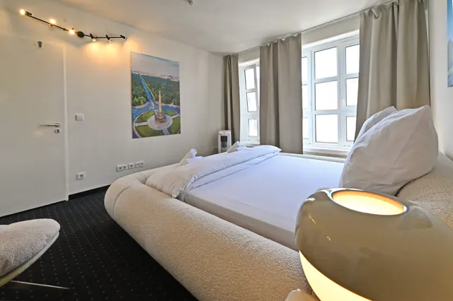 3 Bedroom  Apartment | City view | Free parking | Terrace — apartment at  Cityswap Germany GmbH, Berlin — photo 8 of 38
