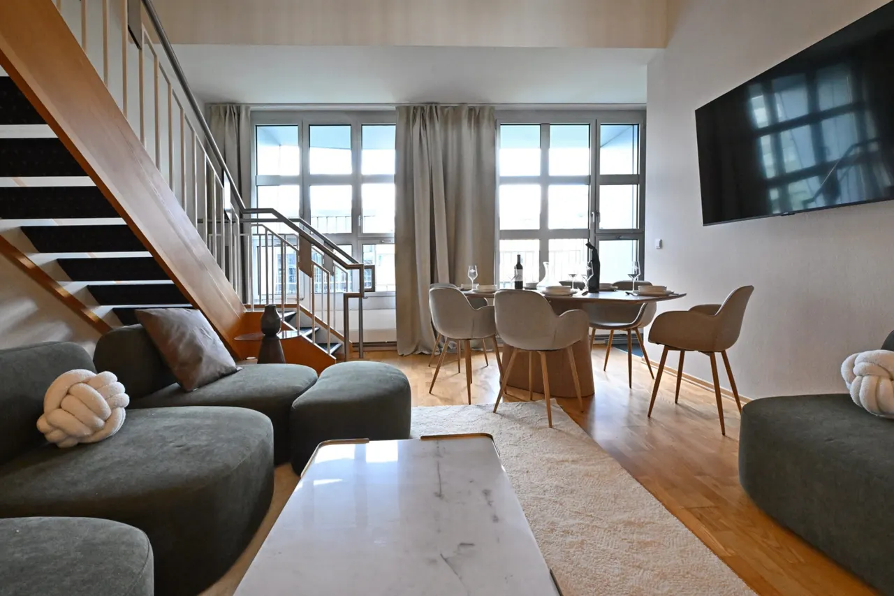 3 Bedroom Duplex Apartment | High Floor | Terrace | Free parking  –  Cityswap Germany GmbH Berlin