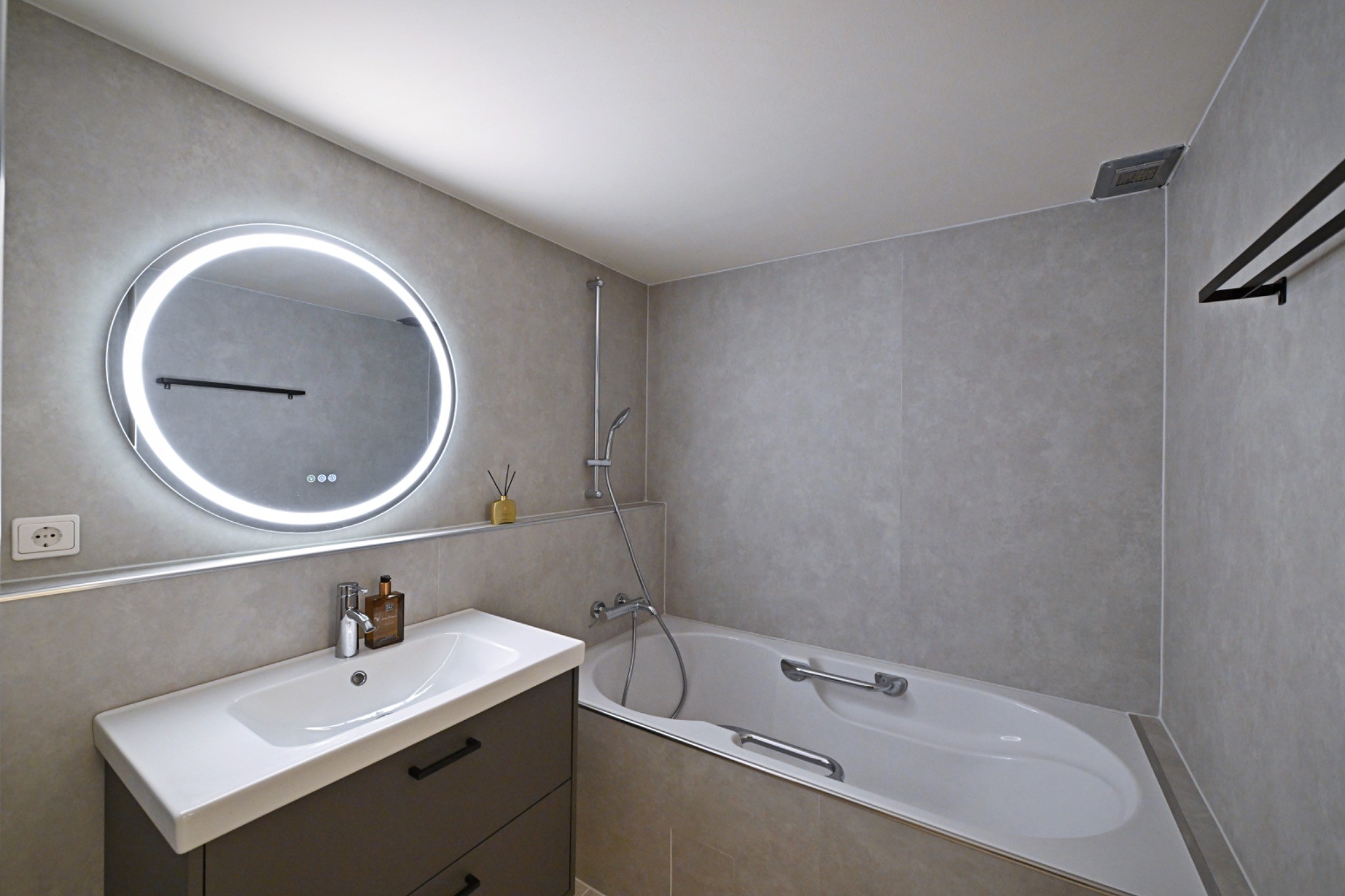 3 Bedroom Duplex Apartment | High Floor | Terrace | Free parking — apartment at Cityswap Germany GmbH, Berlin — photo 23 of 40