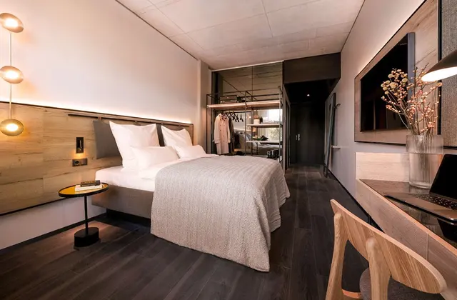 Comfort room with river view – Das Altmühltal