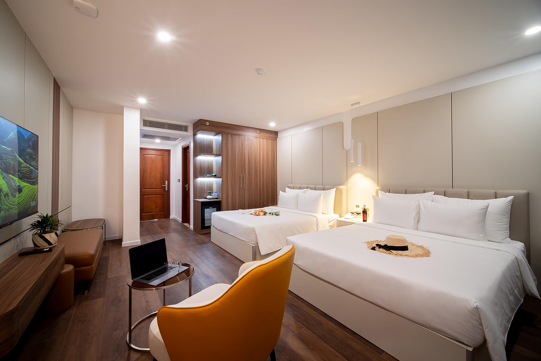 Premium Family Room — accommodation at DemoStay Berlin, Berlin — photo 3 of 4