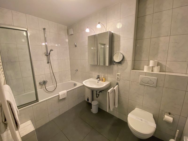 Apartment 2 BR | Outbuilding, private Parking — apartment at Gemünder Ferienpark Salzberg, Nordrhein-Westfalen — photo 5 of 7