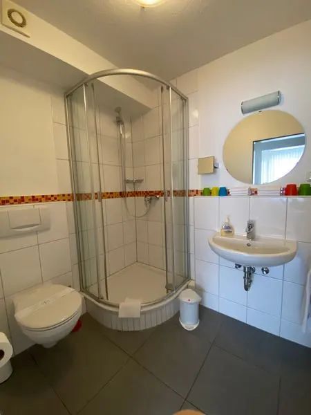 Apartment 2 BR | Terrace, close to sauna, separate kitchen — Gemünder Ferienpark Salzberg, Schleiden-Gemünd (5/8)